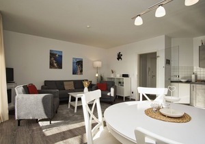 2-room vacation apartment near the harbor with balcony - Hafenhäuser Breege FeWo 05
