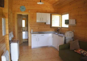 2. Satia Berri log cabin