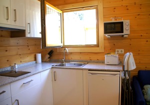 2. Satia Berri log cabin