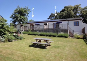 2 Shippen Cottages in Hayne Lane