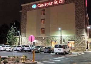 2-Star Hotel ∙ Comfort Suites Denver near Anschutz Medical Campus