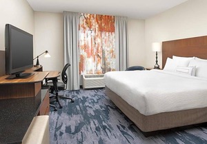 2-Star Hotel ∙ Fairfield Inn & Suites Baltimore BWI Airport