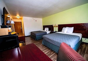 2-Star Hotel ∙ Rodeway Inn Central Colorado Springs
