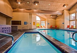 2-Star Hotel ∙ Best Western Plus Mill Creek Inn