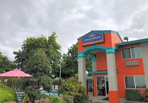 2-Star Hotel ∙ Howard Johnson by Wyndham Salem