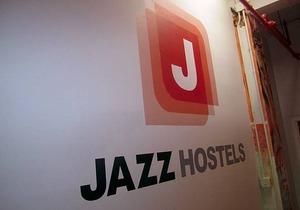 2-Star Hotel ∙ Jazz on the Park Youth Hostel