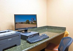 2-Star Hotel ∙ AmericInn by Wyndham Cedar Falls