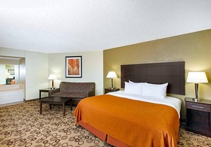 2-Star Hotel ∙ AmericInn by Wyndham Cedar Falls