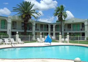 2-Star Hotel ∙ Americas Best Value Inn Beaumont