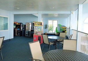 2-Star Hotel ∙ Baymont by Wyndham St. Ignace Lakefront