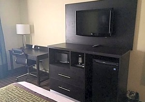 2-Star Hotel ∙ Baymont by Wyndham Louisville South I 65