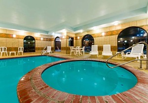 2-Star Hotel ∙ Baymont by Wyndham Perryton