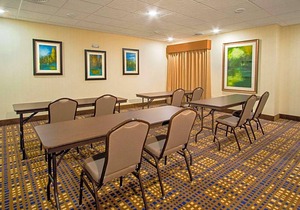 2-Star Hotel ∙ Best Western North Bryant Inn