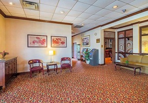 2-Star Hotel ∙ Clarion Inn Fairmont