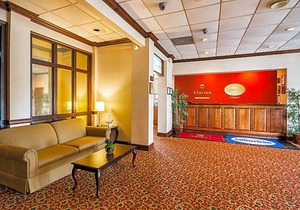 2-Star Hotel ∙ Clarion Inn Fairmont