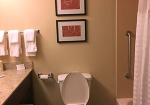 2-Star Hotel ∙ Comfort Suites Near Potomac Mills
