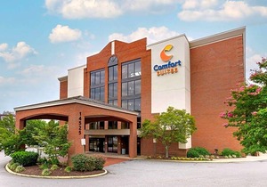2-Star Hotel ∙ Comfort Suites Near Potomac Mills