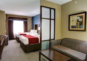 2-Star Hotel ∙ Comfort Suites Bastrop