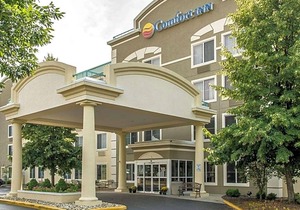 2-Star Hotel ∙ Comfort Inn North/Polaris