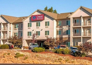 2-Star Hotel ∙ Comfort Suites Redmond Airport