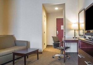 2-Star Hotel ∙ Comfort Suites Cicero - Syracuse North