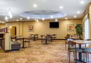 2-Star Hotel ∙ Comfort Suites Cicero - Syracuse North