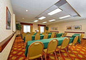 2-Star Hotel ∙ Comfort Inn & Suites Dover-Portsmouth