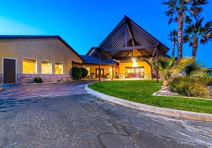 2-Star Hotel ∙ Comfort Inn & Suites