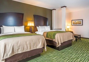 2-Star Hotel ∙ Comfort Inn & Suites Moore - Oklahoma City