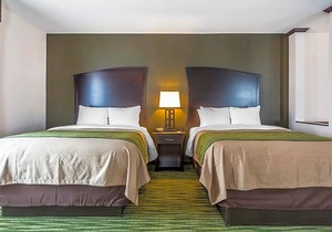 2-Star Hotel ∙ Comfort Inn & Suites Moore - Oklahoma City