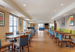 2-Star Hotel ∙ Comfort Inn & Suites Schenectady - Scotia