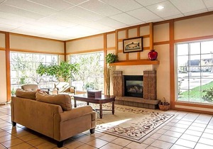 2-Star Hotel ∙ Country Inn & Suites by Radisson, Bend, OR