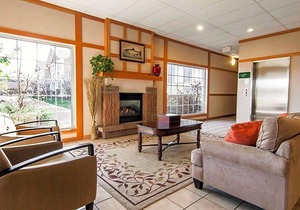 2-Star Hotel ∙ Country Inn & Suites by Radisson, Bend, OR