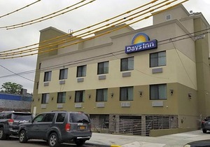 2-Star Hotel ∙ Days Inn by Wyndham Brooklyn Marine Park