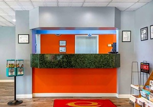 2-Star Hotel ∙ Econo Lodge Cortland
