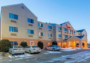 2-Star Hotel ∙ Fairfield Inn & Suites St. Cloud