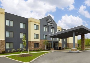 2-Star Hotel ∙ Fairfield Inn by Marriott Rochester East