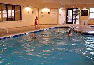 2-Star Hotel ∙ Hampton Inn & Suites Green River