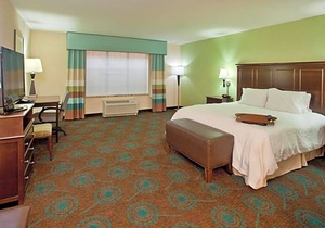 2-Star Hotel ∙ Hampton Inn and Suites St. Cloud