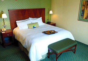 2-Star Hotel ∙ Hampton Inn & Suites El Paso West