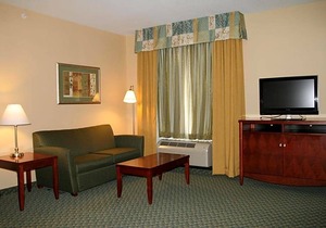 2-Star Hotel ∙ Hampton Inn & Suites El Paso West