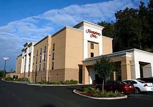 2-Star Hotel ∙ Hampton Inn Cambridge