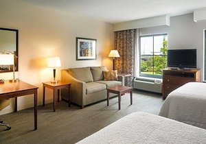 2-Star Hotel ∙ Hampton Inn & Suites Little Rock-Downtown