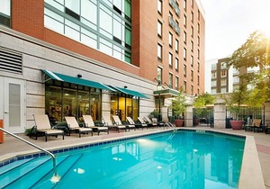 2-Star Hotel ∙ Hampton Inn & Suites Little Rock-Downtown