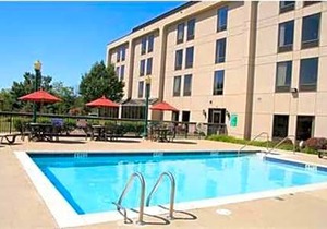 2-Star Hotel ∙ Hampton Inn Clinton