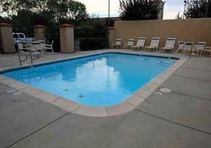 2-Star Hotel ∙ Hampton Inn Milpitas
