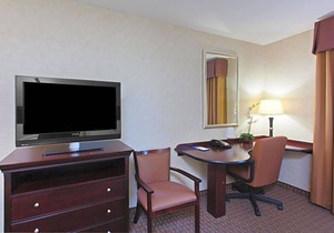 2-Star Hotel ∙ Hampton Inn & Suites Oakland Airport-Alameda