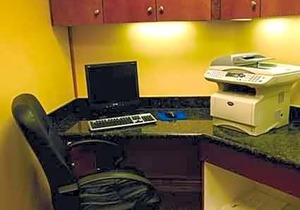 2-Star Hotel ∙ Hampton Inn & Suites Astoria
