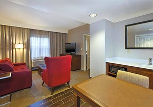 2-Star Hotel ∙ Hampton Inn & Suites Providence-Warwick Airport