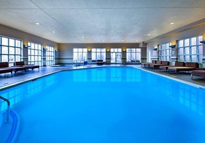 2-Star Hotel ∙ Hampton Inn & Suites Providence-Warwick Airport